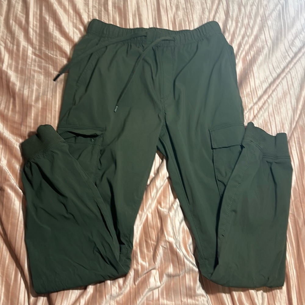 Green cargos, slim fit, H&M.